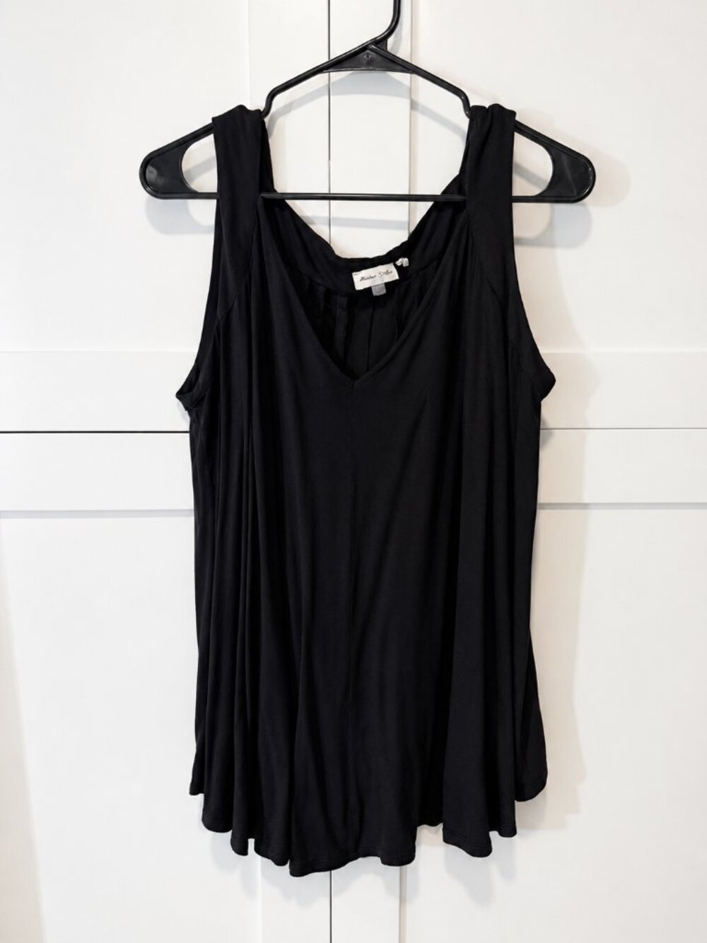 Anthropologie Meadow Rue Black Sleeveless V-Neck - size Large